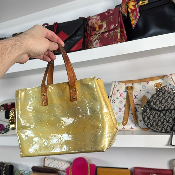 Handbags - FREE $2780 LV VERNIS BAG Follow @theBagriculture gram to upgrade socks